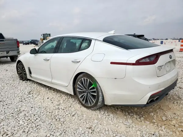 KNAE15LA5K6059563 2019 KIA STINGER - Image 2