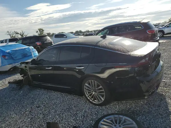 KNAE15LA6J6015201 2018 KIA STINGER - Image 2