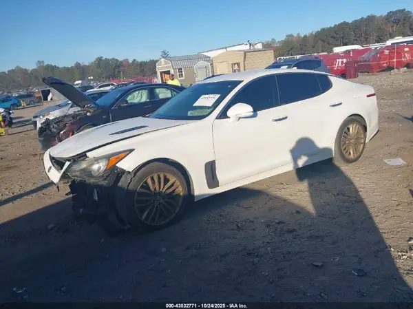 KNAE15LA6J6031253 2018 KIA STINGER - Image 2