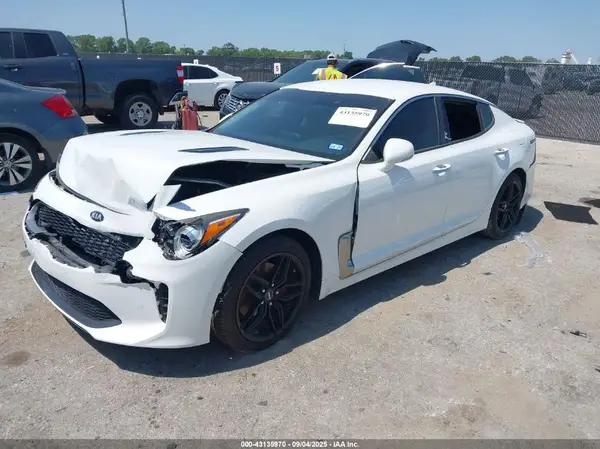 KNAE15LA6J6034590 2018 KIA STINGER - Image 2