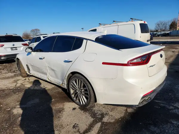 KNAE15LA7J6034114 2018 KIA STINGER - Image 2