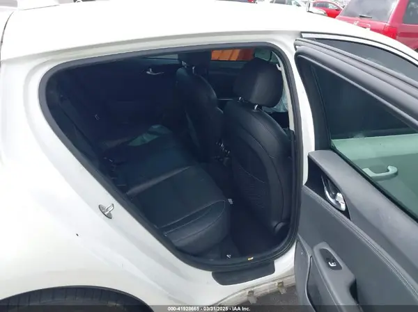 KNAE15LA8J6031125 2018 KIA STINGER - Image 8