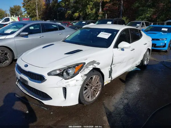 KNAE15LA8J6031822 2018 KIA STINGER - Image 2