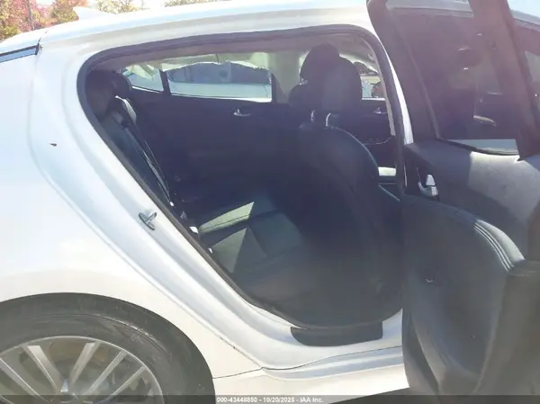 KNAE15LA8J6031822 2018 KIA STINGER - Image 8