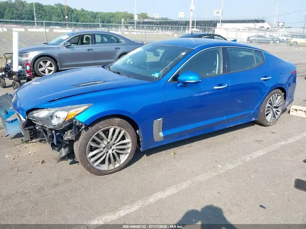 KNAE15LA8J6032114 2018 KIA STINGER - Image 2