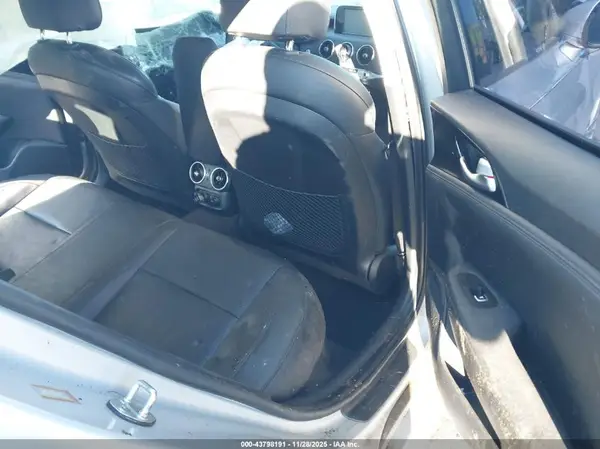 KNAE15LA8J6032856 2018 KIA STINGER - Image 8