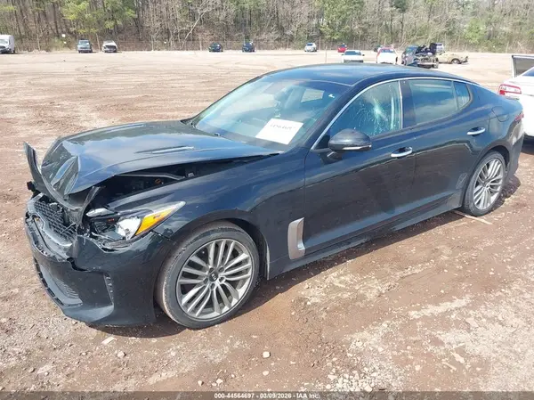 KNAE15LA8J6039368 2018 KIA STINGER - Image 2