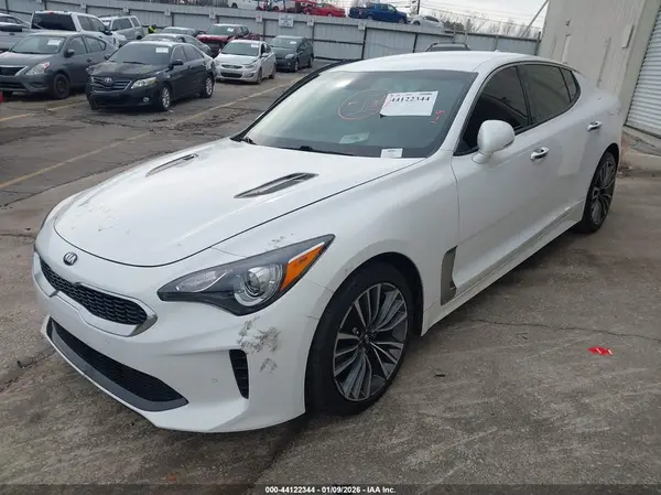 KNAE15LA8K6048041 2019 KIA STINGER - Image 2