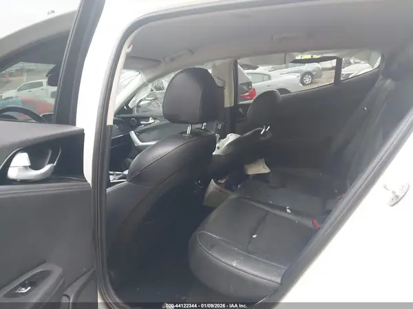 KNAE15LA8K6048041 2019 KIA STINGER - Image 8