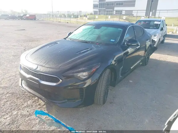 KNAE15LA8K6052526 2019 KIA STINGER - Image 2
