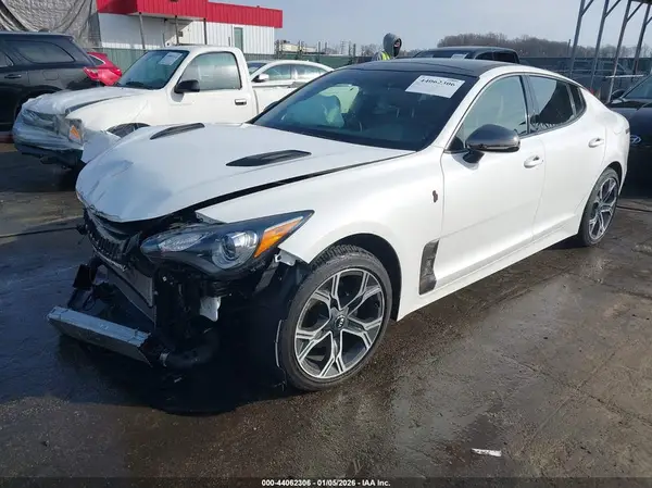 KNAE15LA8L6076715 2020 KIA STINGER - Image 2