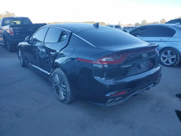 KNAE15LA9J6015435 2018 KIA STINGER - Image 2
