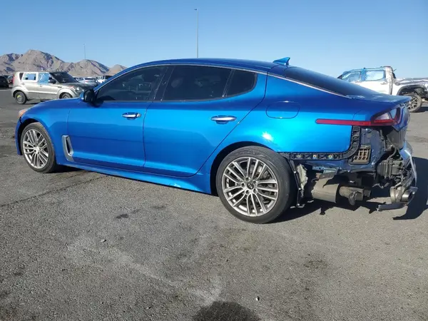KNAE15LA9J6033689 2018 KIA STINGER - Image 2