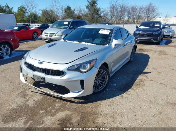 KNAE15LA9J6034101 2018 KIA STINGER - Image 2