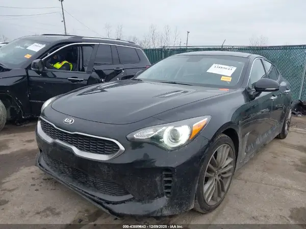 KNAE15LA9J6041288 2018 KIA STINGER - Image 2