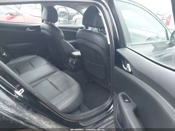 KNAE15LA9J6041288 2018 KIA STINGER - Image 8