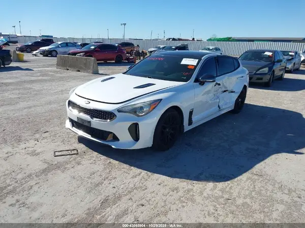 KNAE15LA9L6077078 2020 KIA STINGER - Image 2