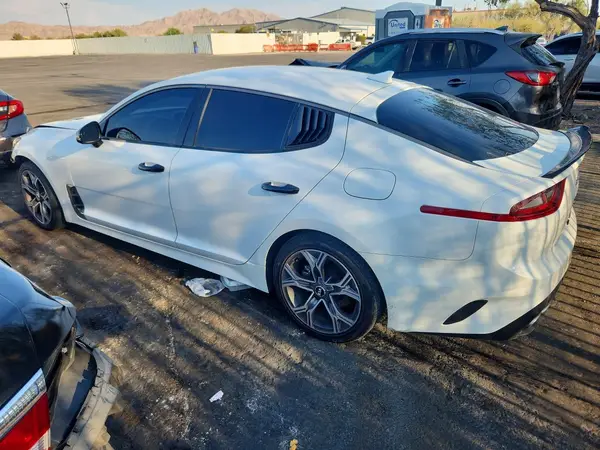 KNAE15LA9M6090107 2021 KIA STINGER - Image 2