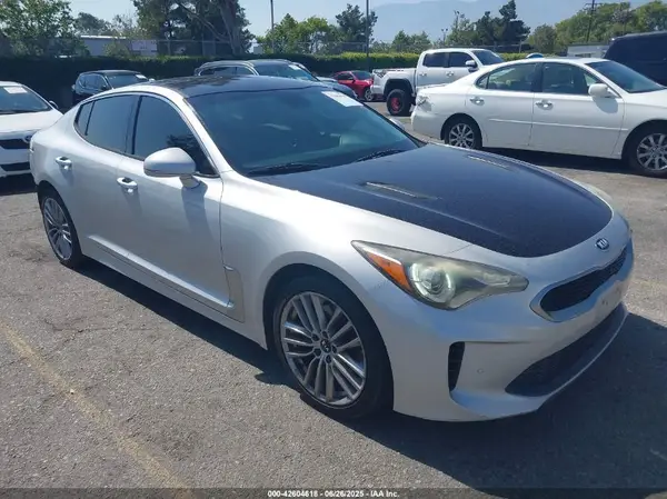KNAE15LAXJ6011412 2018 KIA STINGER - Image 1