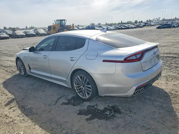KNAE15LAXJ6015329 2018 KIA STINGER - Image 2