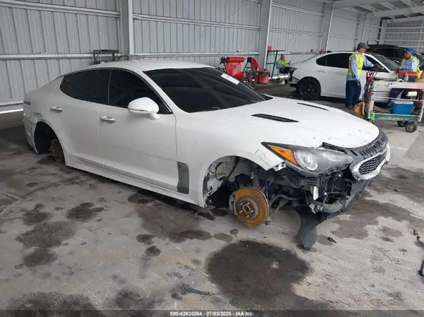 KNAE15LAXJ6031398 2018 KIA STINGER - Image 1