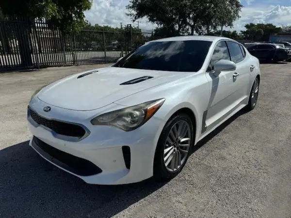 KNAE15LAXJ6032888 2018 KIA STINGER - Image 1