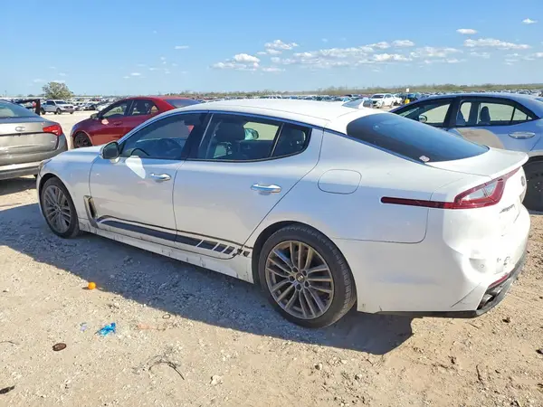 KNAE15LAXJ6034110 2018 KIA STINGER - Image 2