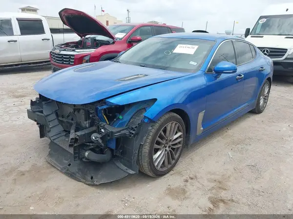 KNAE15LAXJ6041218 2018 KIA STINGER - Image 2