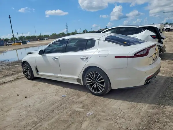 KNAE15LAXK6048655 2019 KIA STINGER - Image 2
