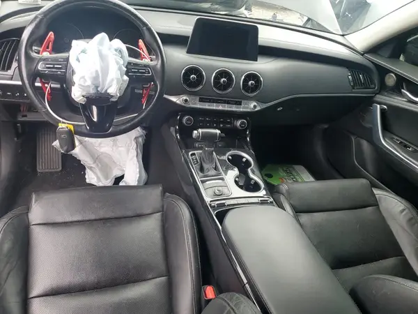 KNAE25LA0J6013781 2018 KIA STINGER - Image 8