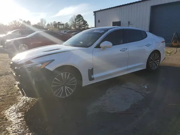 KNAE25LA0J6030757 2018 KIA STINGER - Image 1