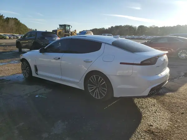KNAE25LA0J6030757 2018 KIA STINGER - Image 2