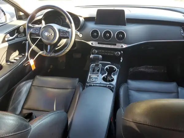 KNAE25LA0J6030757 2018 KIA STINGER - Image 8