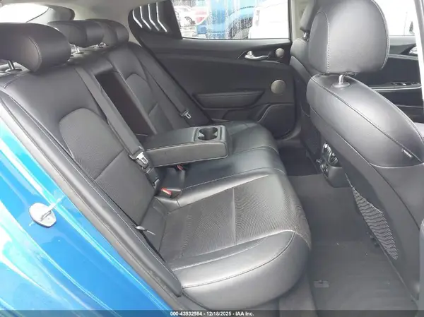 KNAE25LA0J6037675 2018 KIA STINGER - Image 8