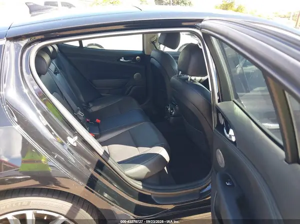 KNAE25LA0K6058804 2019 KIA STINGER - Image 8