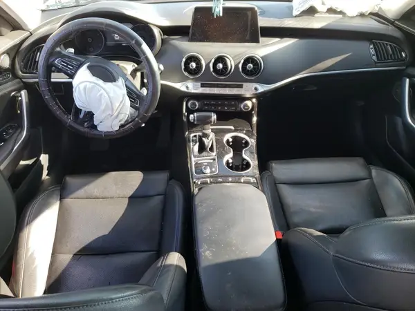 KNAE25LA1J6011103 2018 KIA STINGER - Image 8