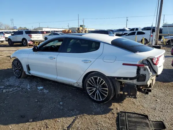 KNAE25LA1J6012588 2018 KIA STINGER - Image 2