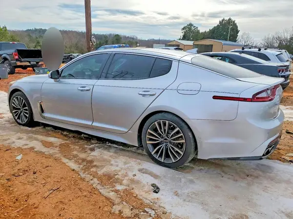 KNAE25LA1J6017502 2018 KIA STINGER - Image 2