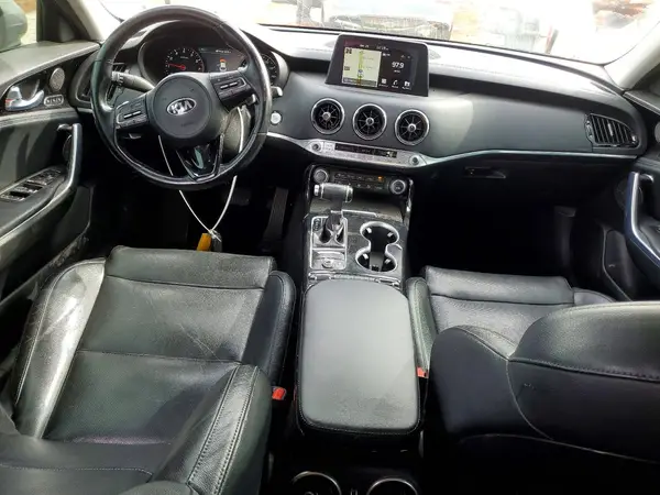 KNAE25LA1J6017502 2018 KIA STINGER - Image 8