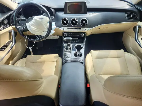KNAE25LA1J6028323 2018 KIA STINGER - Image 8