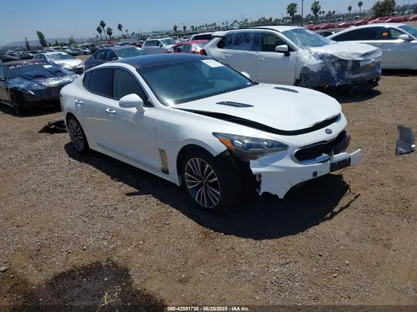 KNAE25LA1J6033893 2018 KIA STINGER - Image 1