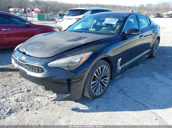 KNAE25LA2J6013443 2018 KIA STINGER - Image 2