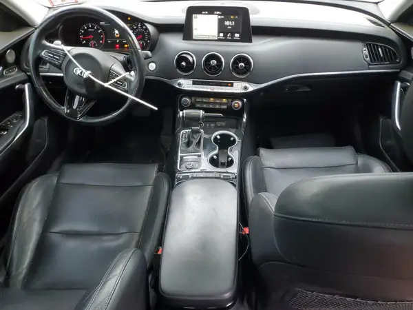 KNAE25LA2J6015242 2018 KIA STINGER - Image 8