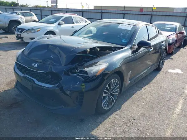KNAE25LA2J6017668 2018 KIA STINGER - Image 2