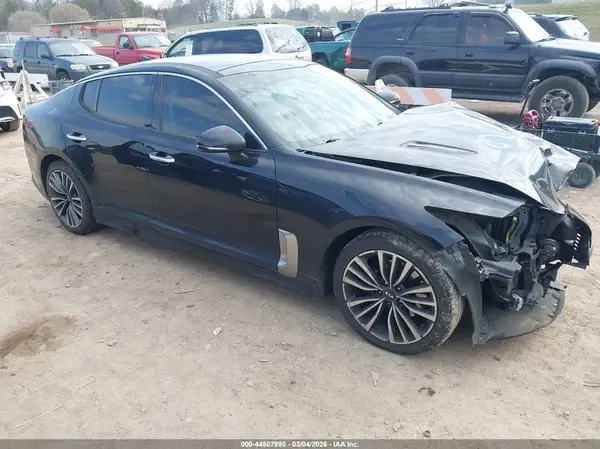 KNAE25LA2J6024118 2018 KIA STINGER - Image 1