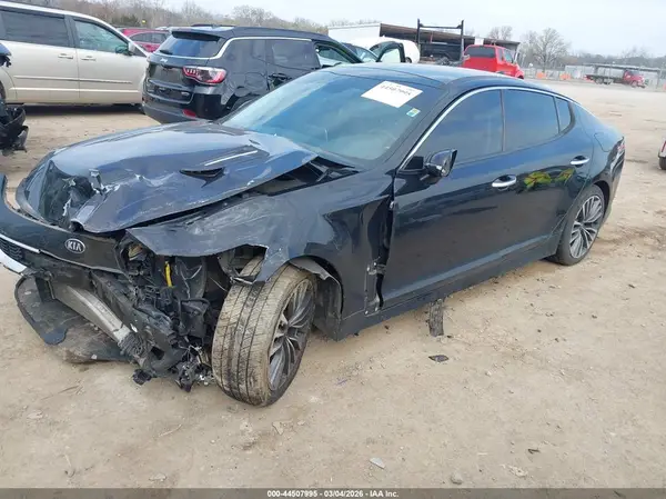 KNAE25LA2J6024118 2018 KIA STINGER - Image 2