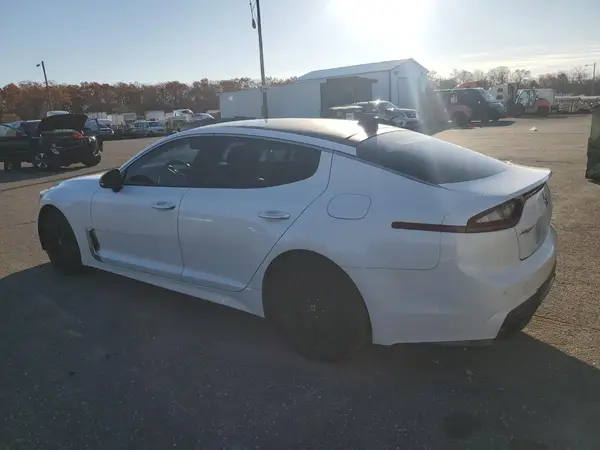 KNAE25LA2J6032090 2018 KIA STINGER - Image 2