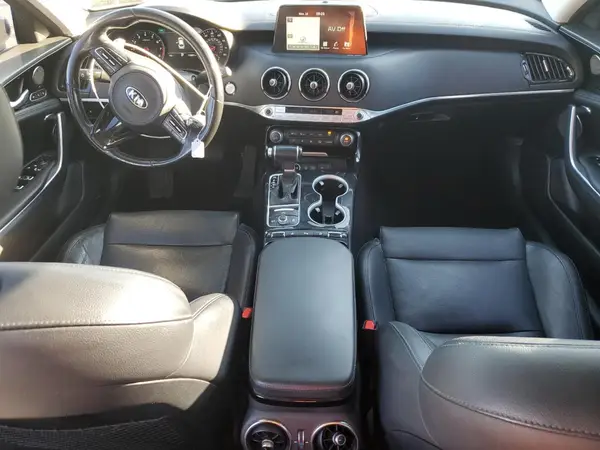 KNAE25LA2J6032090 2018 KIA STINGER - Image 8
