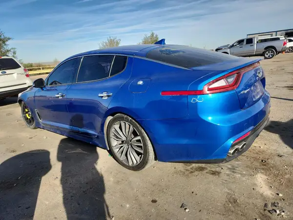 KNAE25LA2J6033062 2018 KIA STINGER - Image 2