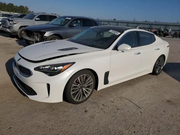 KNAE25LA2J6036074 2018 KIA STINGER - Image 1